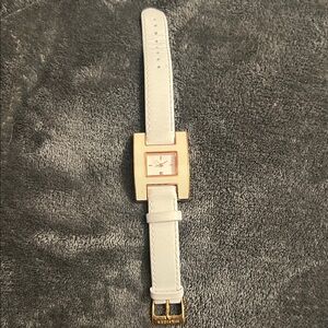 Tommy Hilfiger White Leather Strap Watch with Gold-Tone Case